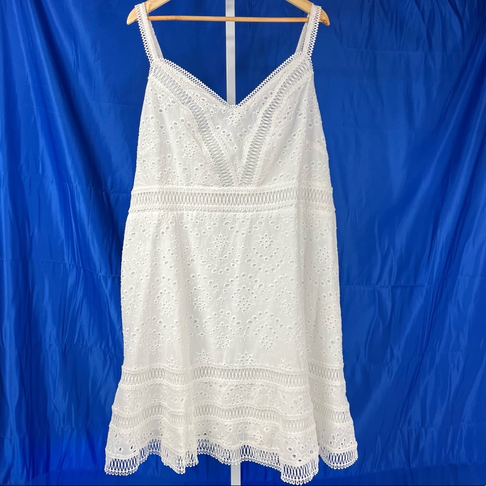City Chic Plus Size Ivory Cotton Embroidered Mini Dress – Size 22 / XL